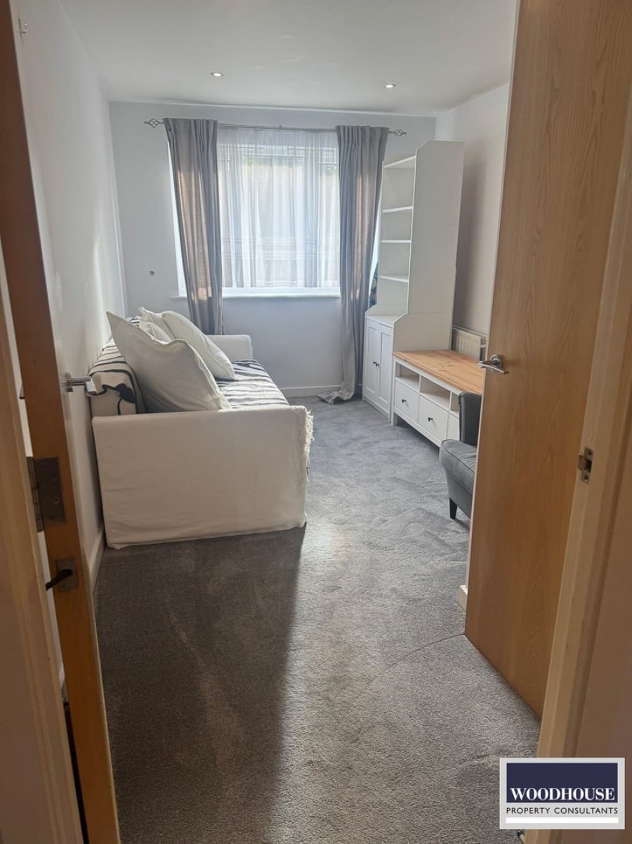 Images for Foundry Gate, Waltham Cross, Hertfordshire EAID:3131305421 BID:11055924