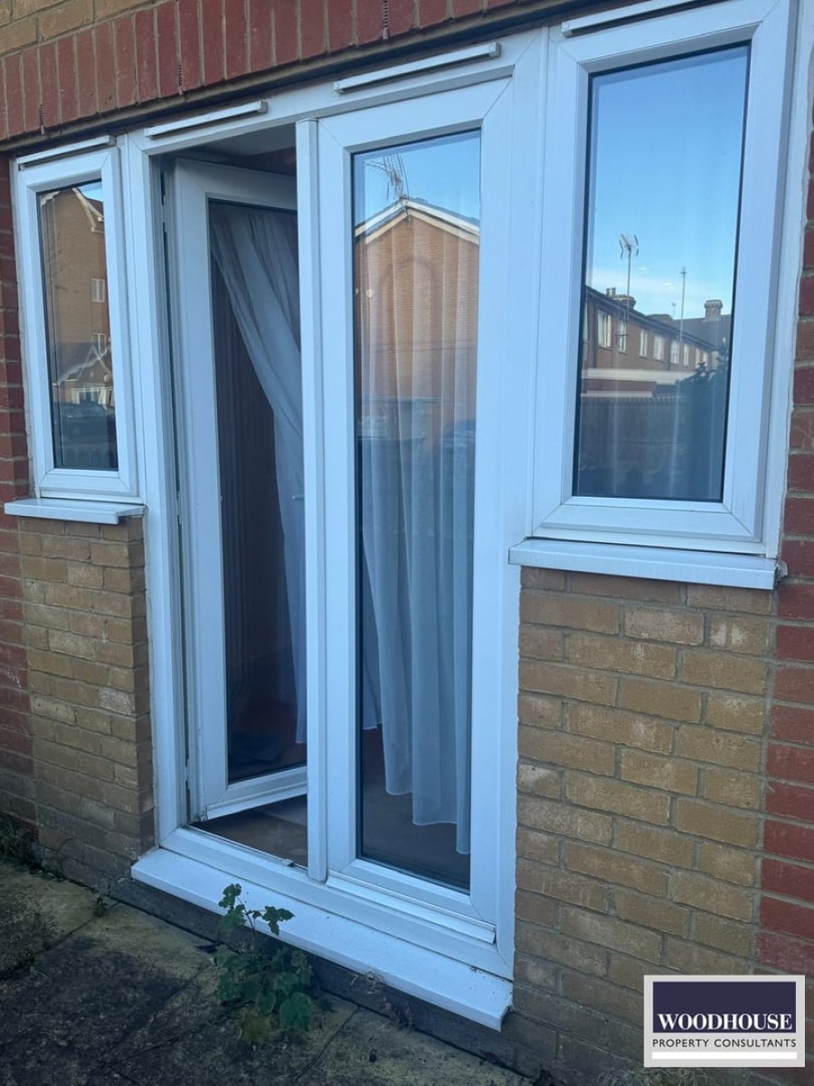 Images for Foundry Gate, Waltham Cross, Hertfordshire EAID:3131305421 BID:11055924