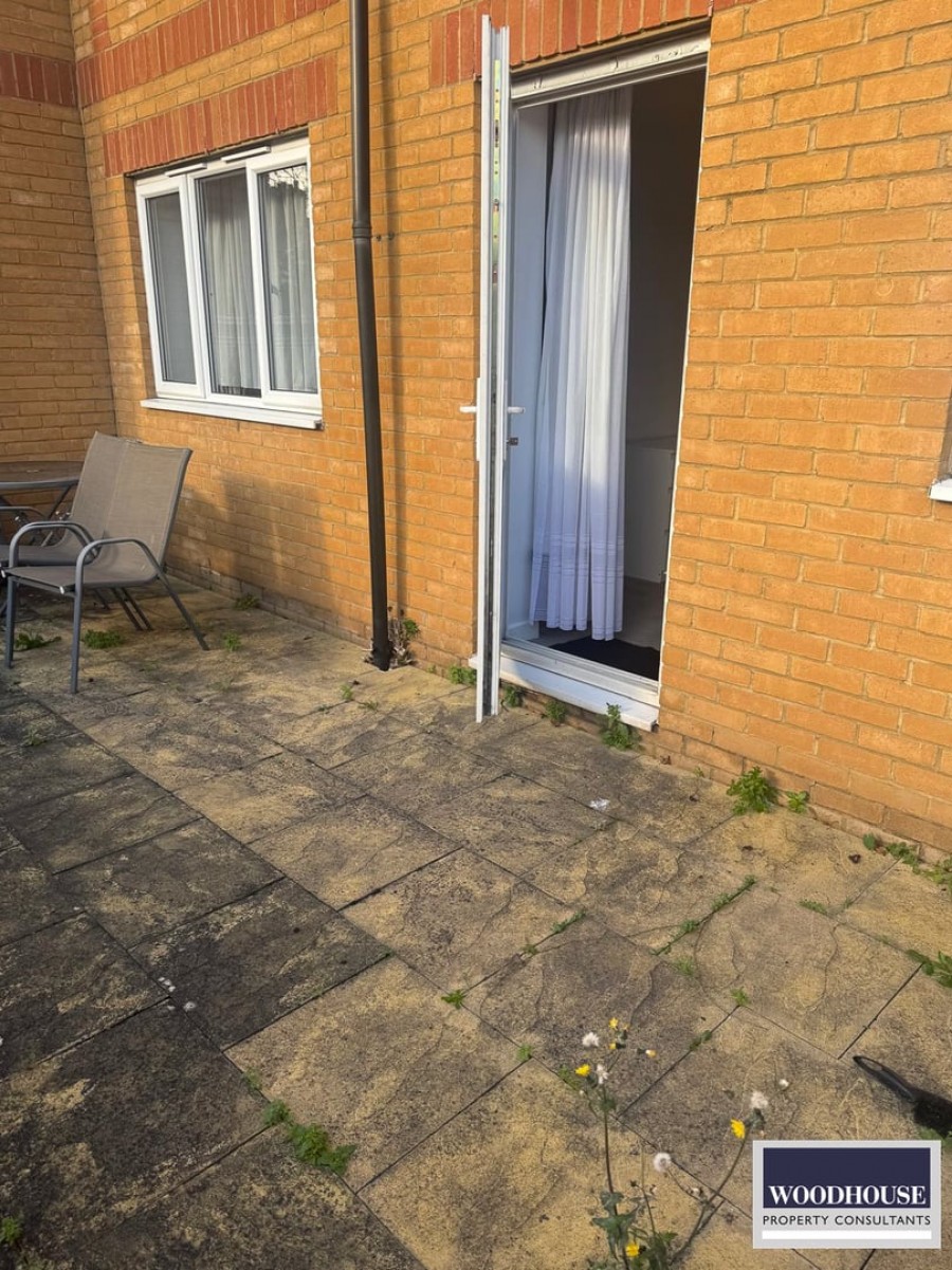 Images for Foundry Gate, Waltham Cross, Hertfordshire EAID:3131305421 BID:11055924