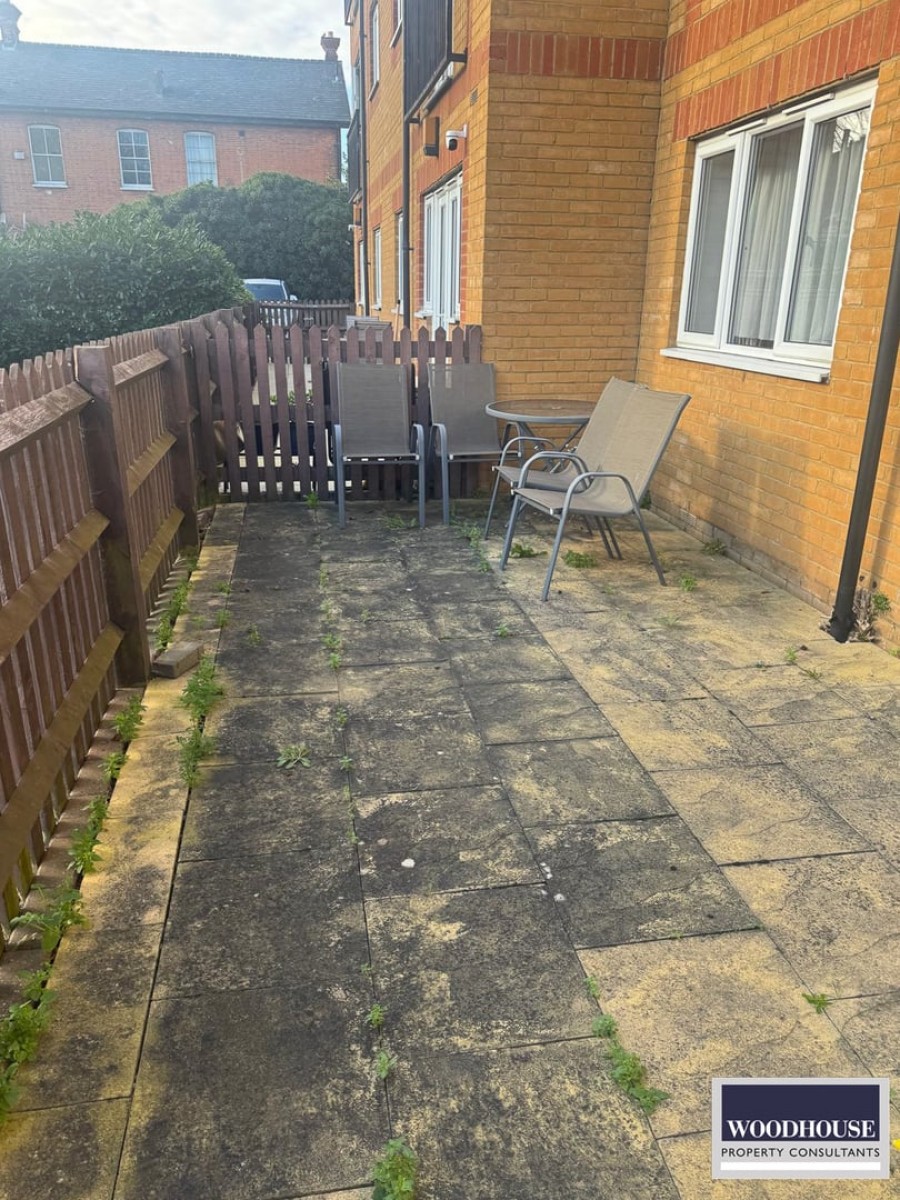 Images for Foundry Gate, Waltham Cross, Hertfordshire EAID:3131305421 BID:11055924