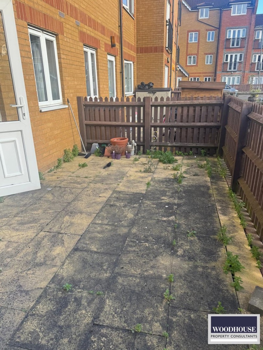 Images for Foundry Gate, Waltham Cross, Hertfordshire EAID:3131305421 BID:11055924