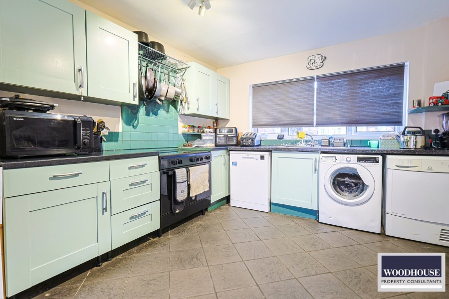 Images for Wheatcroft, Cheshunt, Hertfordshire EAID:3131305421 BID:11055924