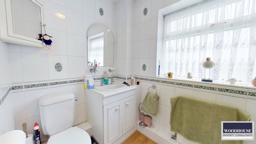 Images for Cheshunt, Waltham Cross, Hertfordshire EAID:3131305421 BID:11055924