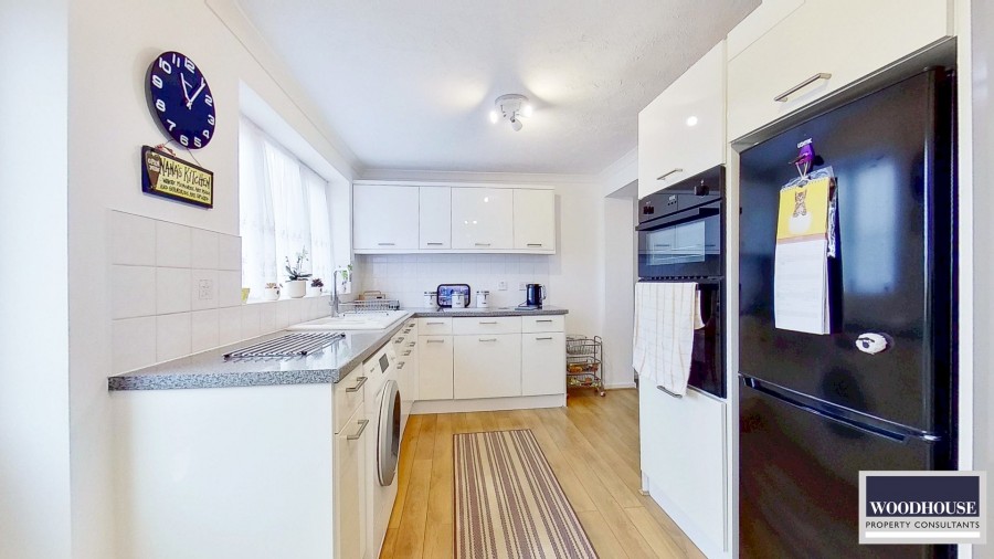 Images for Cheshunt, Waltham Cross, Hertfordshire EAID:3131305421 BID:11055924