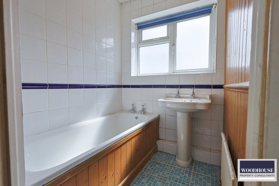 Images for Ashdown Crescent, Cheshunt, Hertfordshire EAID:3131305421 BID:11055924