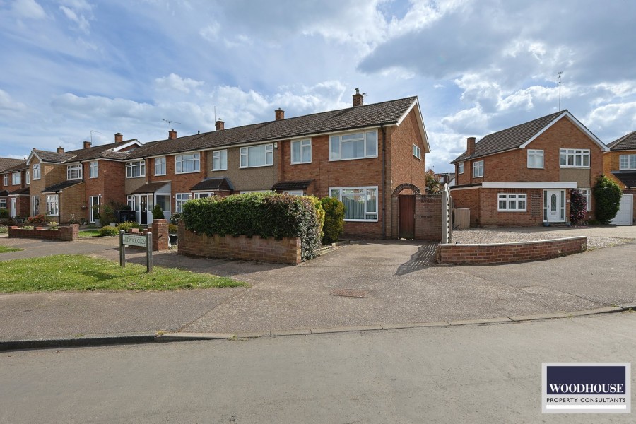 Images for Ashdown Crescent, Cheshunt, Hertfordshire EAID:3131305421 BID:11055924
