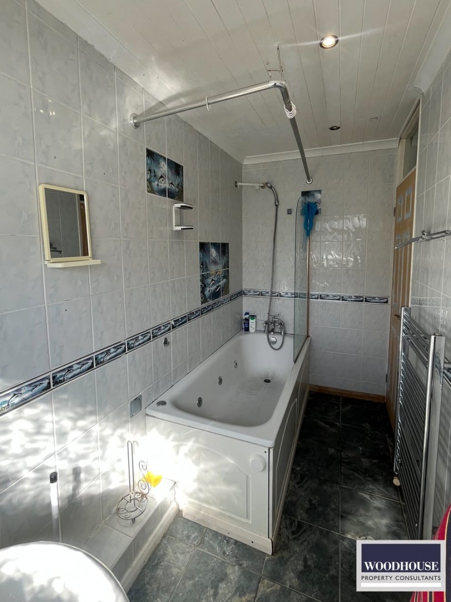 Images for Cheshunt, Waltham Cross, Hertfordshire EAID:3131305421 BID:11055924