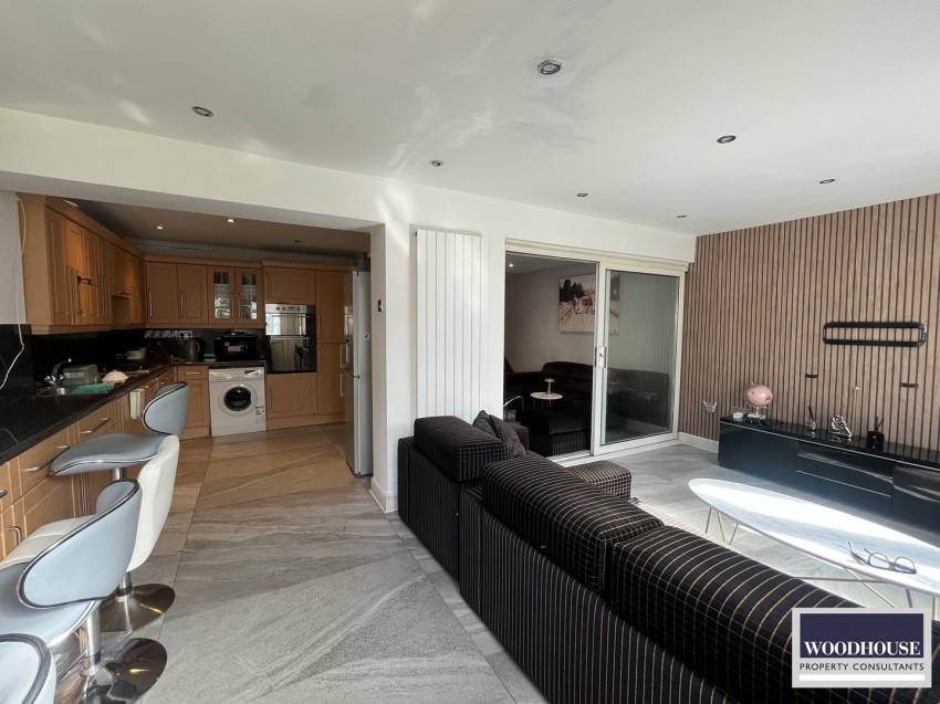 Images for Cheshunt, Waltham Cross, Hertfordshire EAID:3131305421 BID:11055924
