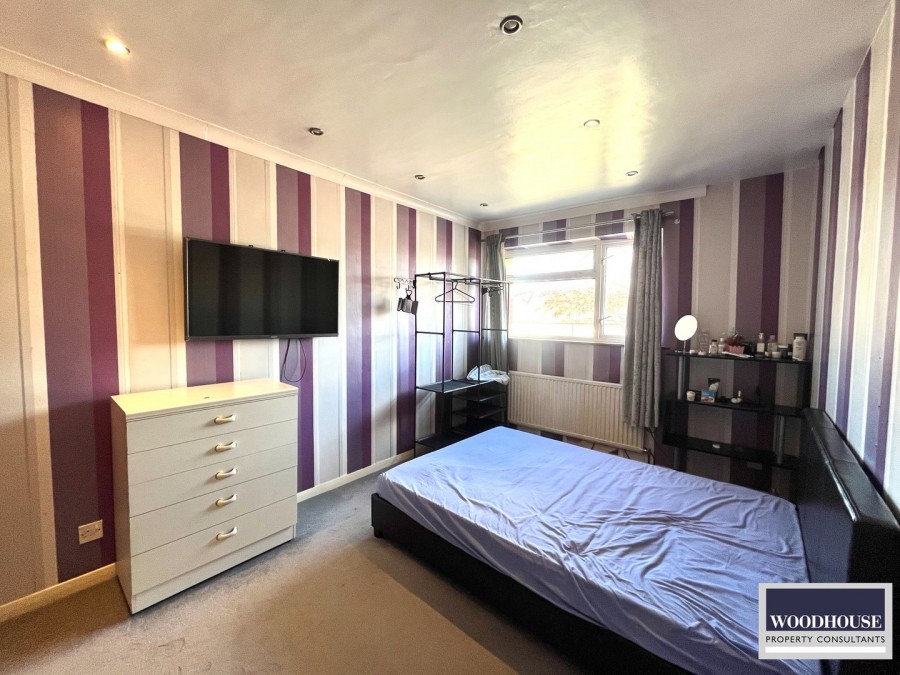 Images for Cheshunt, Waltham Cross, Hertfordshire EAID:3131305421 BID:11055924
