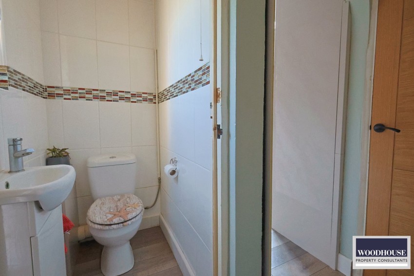 Images for Cadmore Lane, Cheshunt, Hertfordshire EAID:3131305421 BID:11055924