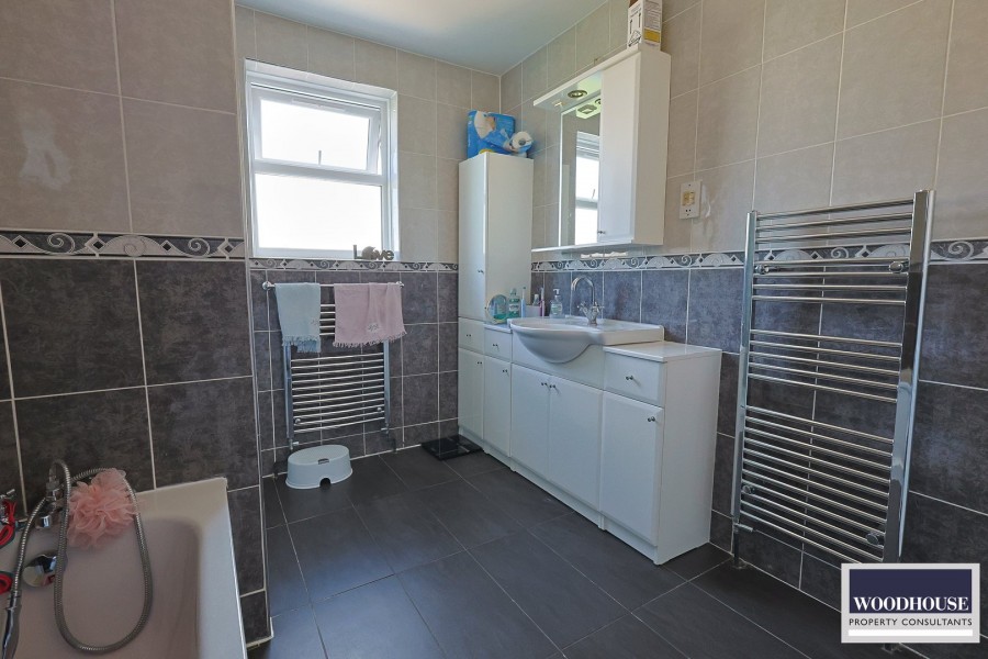 Images for King Edward Road, Waltham Cross, Hertfordshire EAID:3131305421 BID:11055924