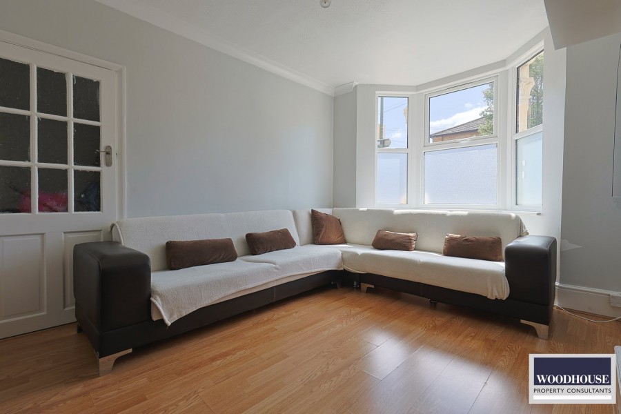 Images for King Edward Road, Waltham Cross, Hertfordshire EAID:3131305421 BID:11055924