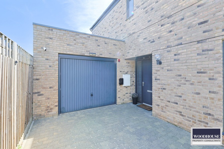 Images for Markwick Avenue, Cheshunt, Hertfordshire EAID:3131305421 BID:11055924