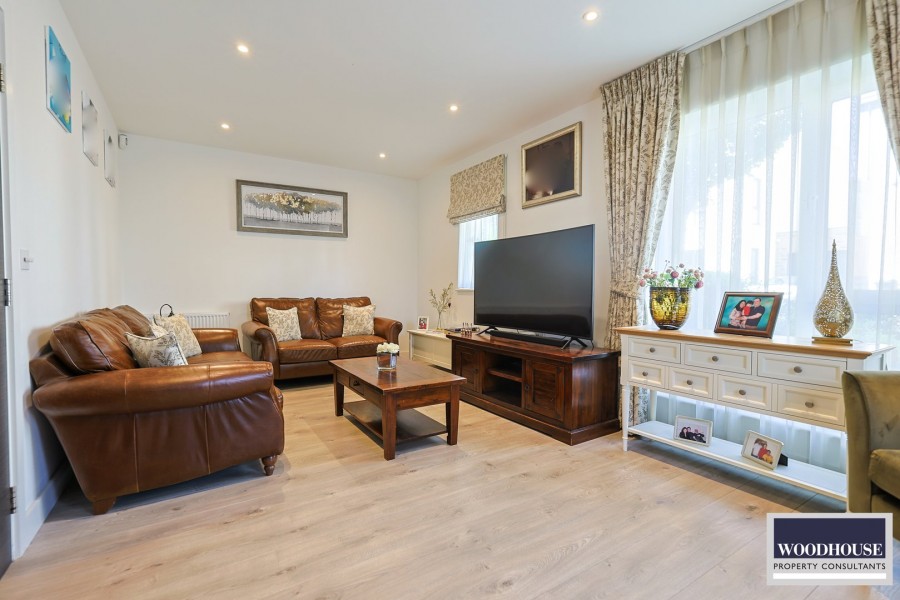 Images for Markwick Avenue, Cheshunt, Hertfordshire EAID:3131305421 BID:11055924