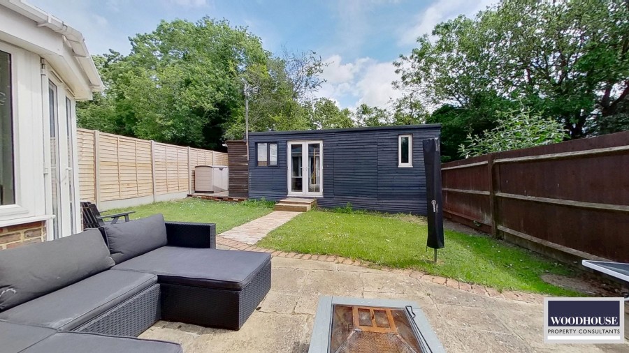 Images for Little Stock Road, Cheshunt, Hertfordshire EAID:3131305421 BID:11055924