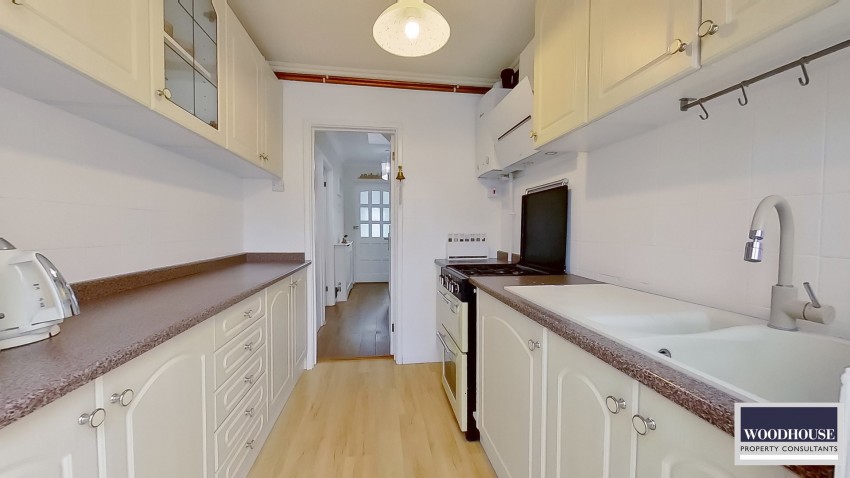 Images for Gloucester Avenue, Waltham Cross, Hertfordshire EAID:3131305421 BID:11055924