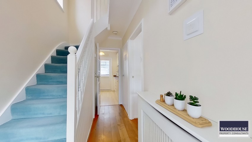 Images for Gloucester Avenue, Waltham Cross, Hertfordshire EAID:3131305421 BID:11055924