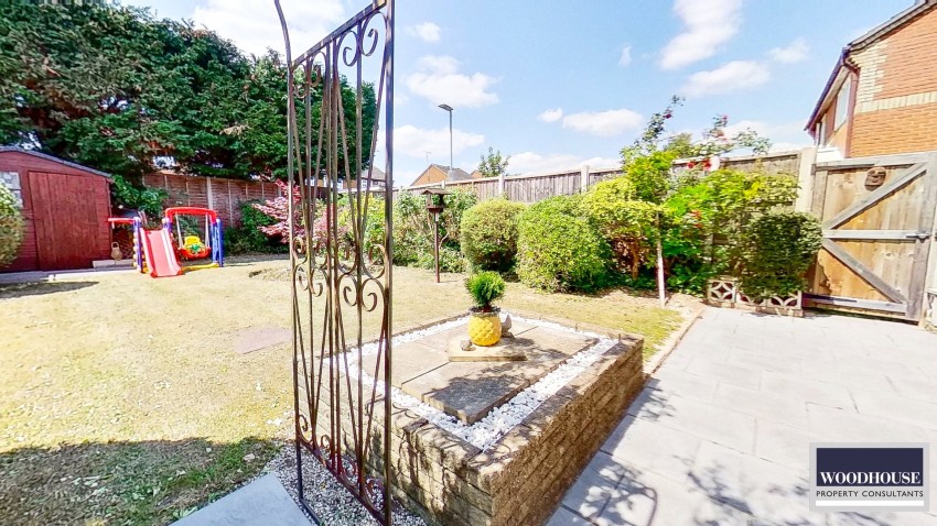 Images for Denny Gate, Cheshunt, Hertfordshire EAID:3131305421 BID:11055924