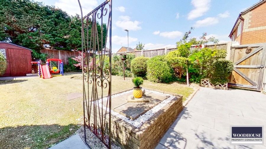 Images for Denny Gate, Cheshunt, Hertfordshire EAID:3131305421 BID:11055924