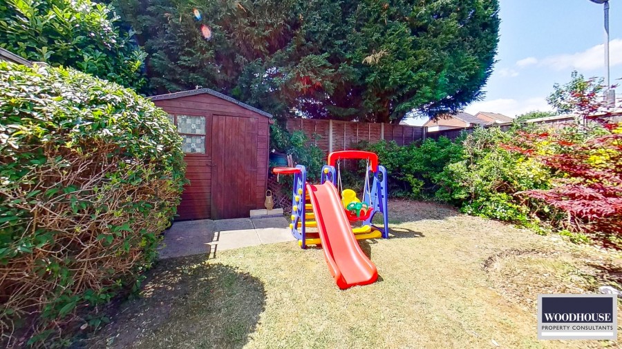 Images for Denny Gate, Cheshunt, Hertfordshire EAID:3131305421 BID:11055924
