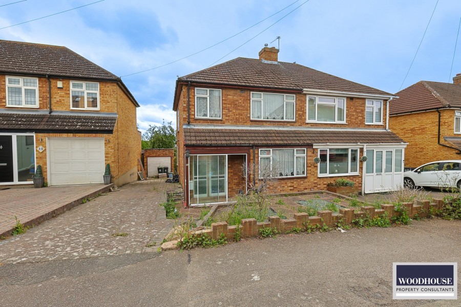 Images for Harriescourt, Waltham Abbey, Essex EAID:3131305421 BID:11055924