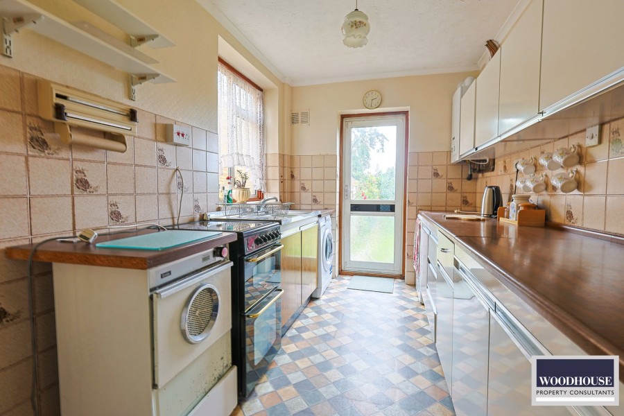 Images for Harriescourt, Waltham Abbey, Essex EAID:3131305421 BID:11055924