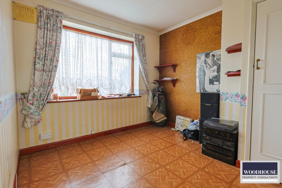 Images for Harriescourt, Waltham Abbey, Essex EAID:3131305421 BID:11055924