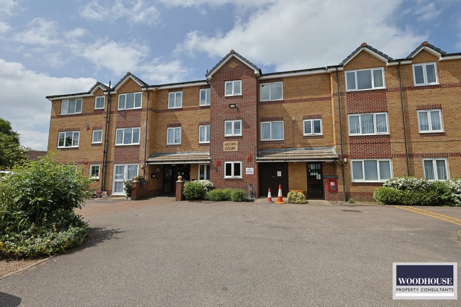 Images for High Street, Waltham Cross, Hertfordshire EAID:3131305421 BID:11055924