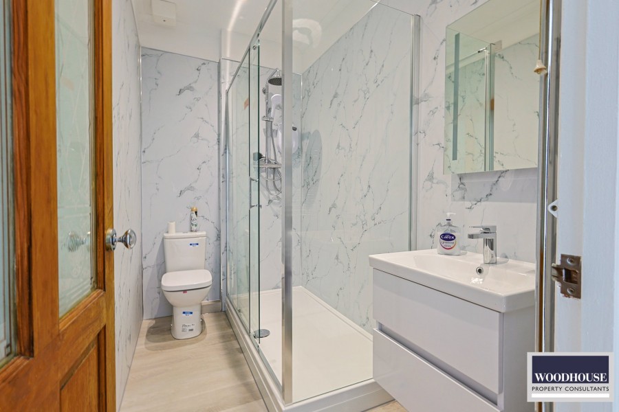 Images for Cheshunt, Hertfordshire EAID:3131305421 BID:11055924
