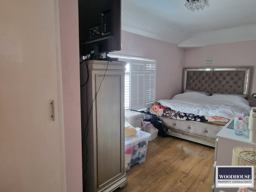 Images for Goffs Oak, Waltham Cross, Hertfordshire EAID:3131305421 BID:11055924
