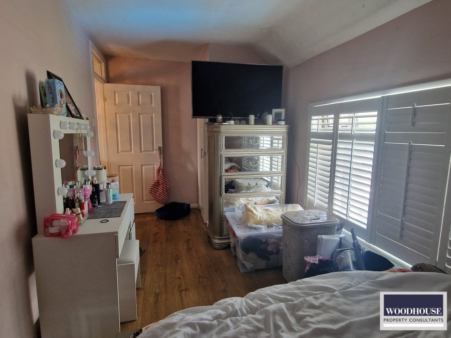 Images for Goffs Oak, Waltham Cross, Hertfordshire EAID:3131305421 BID:11055924