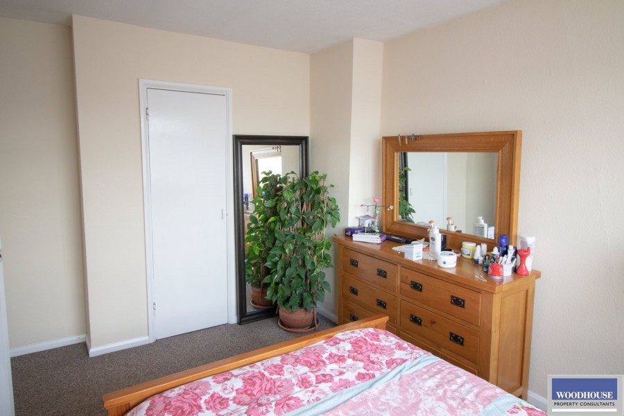Images for Cheshunt, WALTHAM CROSS, Hertfordshire EAID:3131305421 BID:11055924