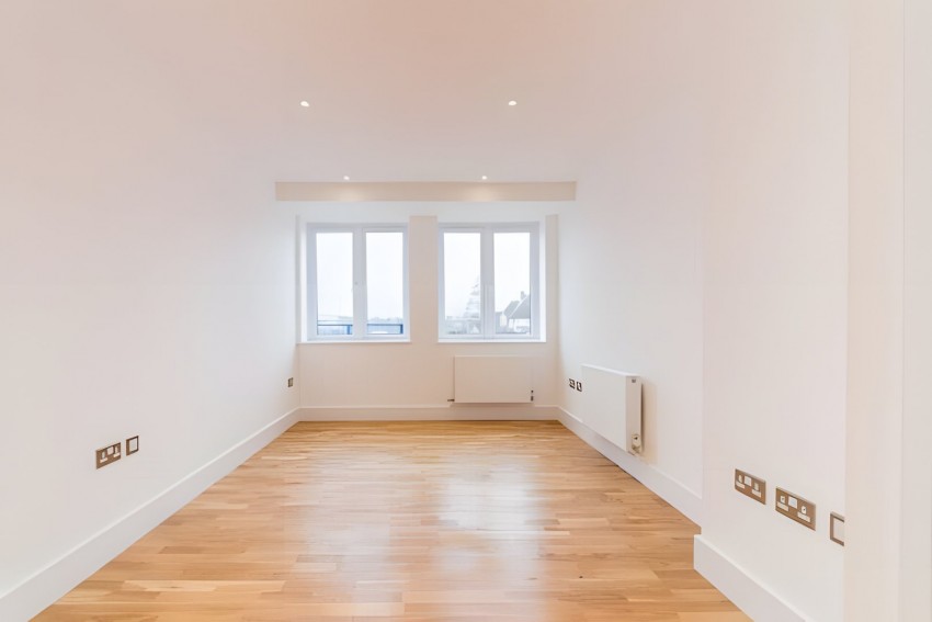 Images for Swanfield Road, Waltham Cross, Hertfordshire EAID:3131305421 BID:11055924