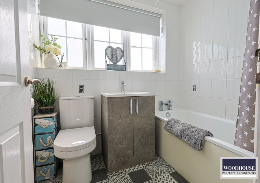 Images for Oakdene, Cheshunt, Hertfordshire EAID:3131305421 BID:11055924
