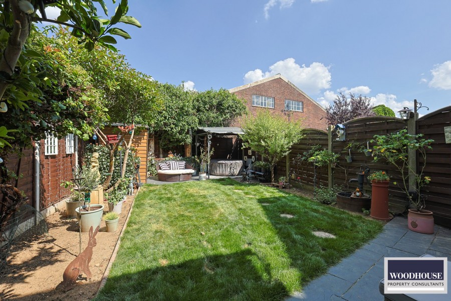 Images for Oakdene, Cheshunt, Hertfordshire EAID:3131305421 BID:11055924