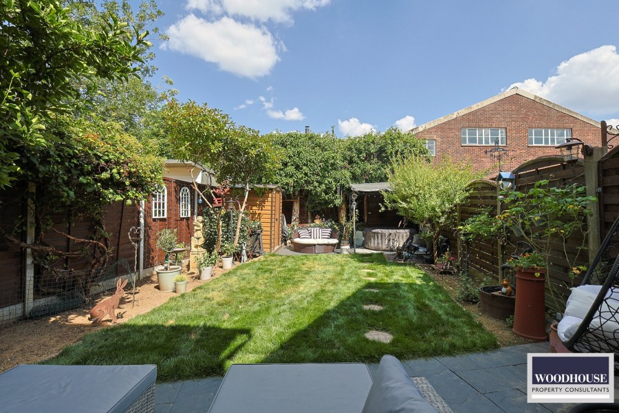 Images for Oakdene, Cheshunt, Hertfordshire EAID:3131305421 BID:11055924
