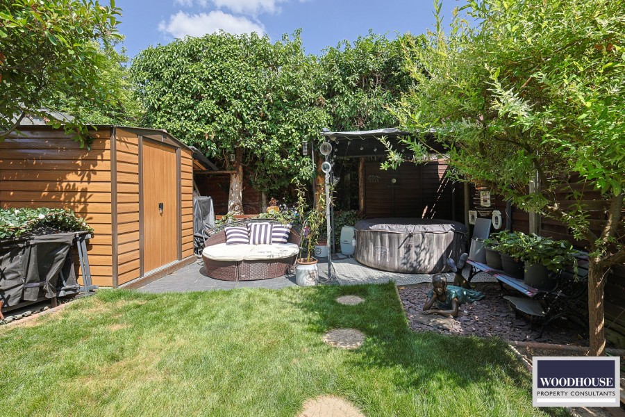 Images for Oakdene, Cheshunt, Hertfordshire EAID:3131305421 BID:11055924