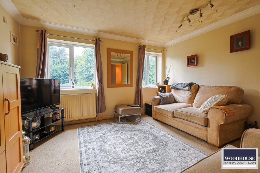 Images for Parkside, Waltham Cross, Hertfordshire EAID:3131305421 BID:11055924