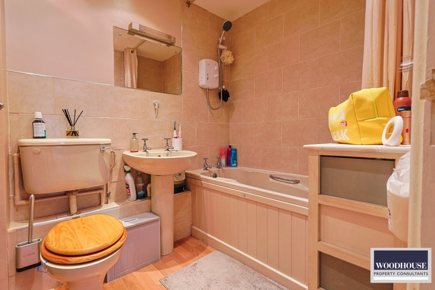 Images for Parkside, Waltham Cross, Hertfordshire EAID:3131305421 BID:11055924