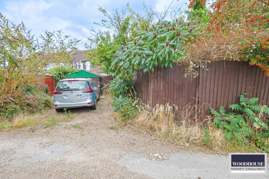 Images for Cheshunt, Waltham Cross, Hertfordshire EAID:3131305421 BID:11055924