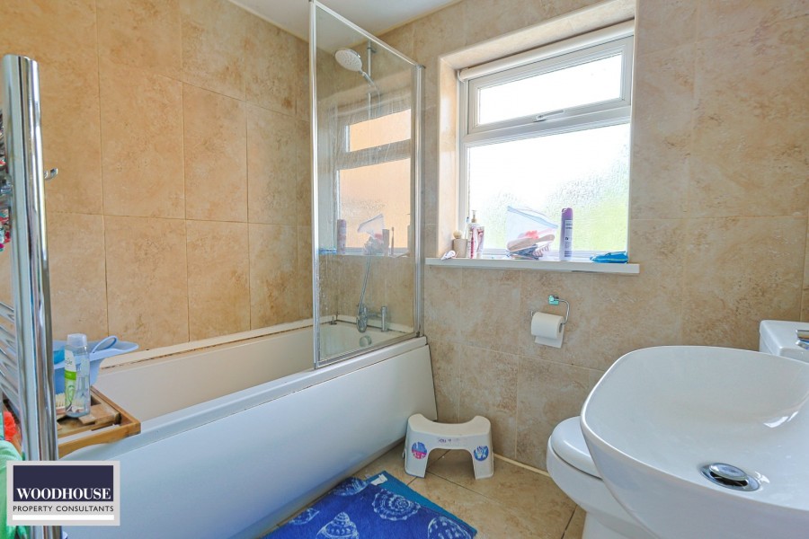 Images for Cross Road, Waltham Cross, Hertfordshire EAID:3131305421 BID:11055924