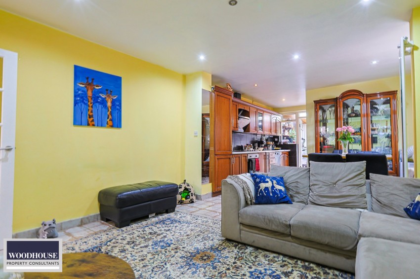 Images for Cross Road, Waltham Cross, Hertfordshire EAID:3131305421 BID:11055924