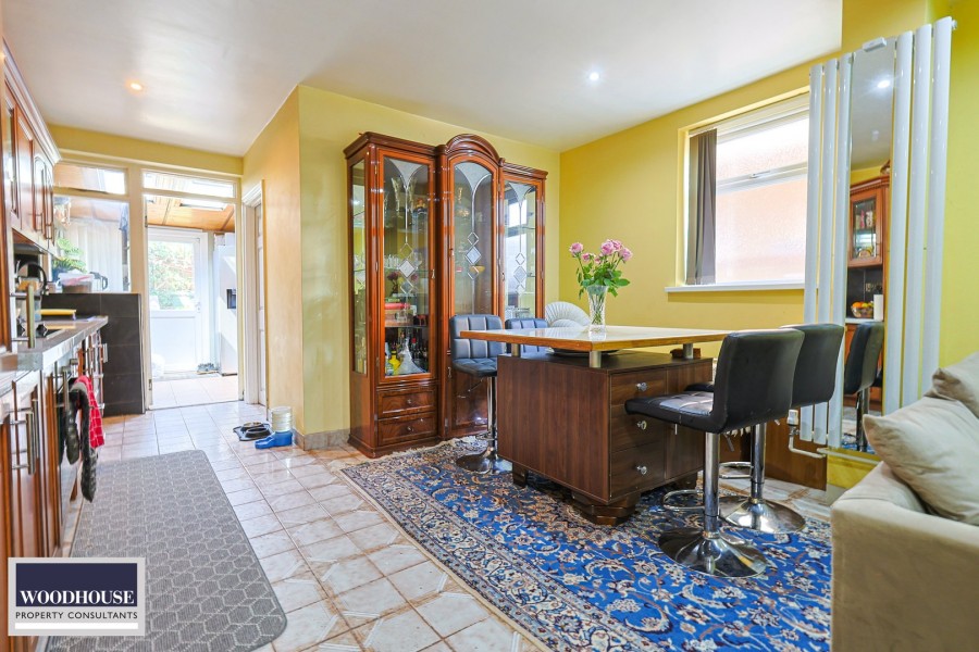 Images for Cross Road, Waltham Cross, Hertfordshire EAID:3131305421 BID:11055924