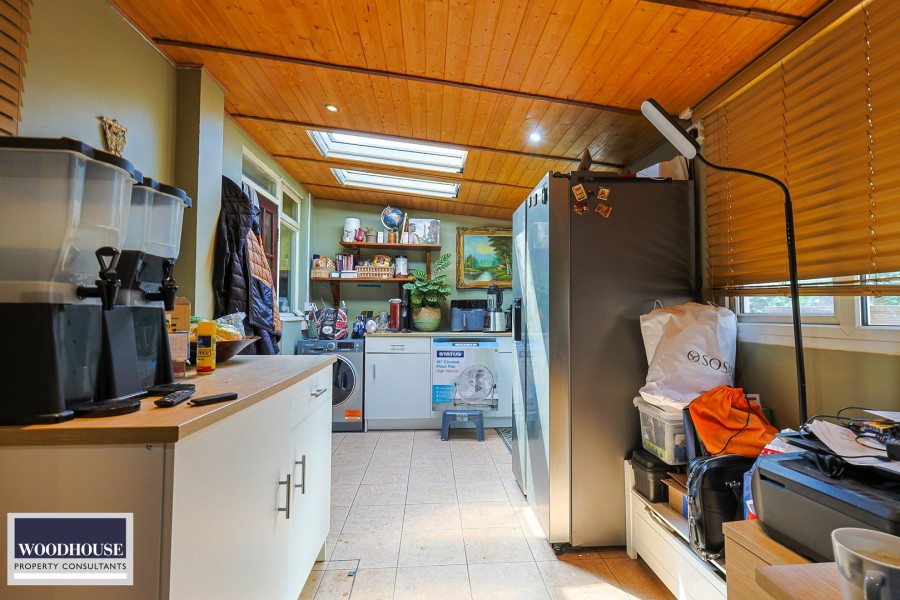 Images for Cross Road, Waltham Cross, Hertfordshire EAID:3131305421 BID:11055924