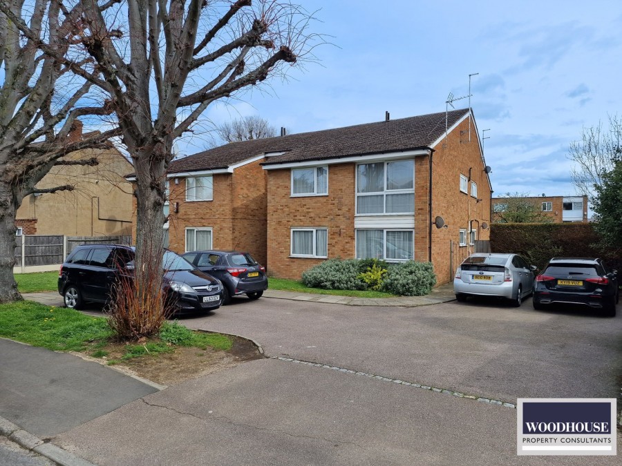 Images for Cheshunt, Waltham Cross, Hertfordshire EAID:3131305421 BID:11055924