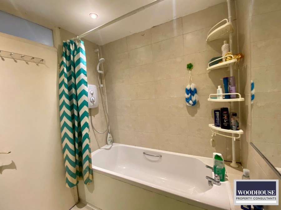 Images for Cheshunt, Waltham Cross, Hertfordshire EAID:3131305421 BID:11055924