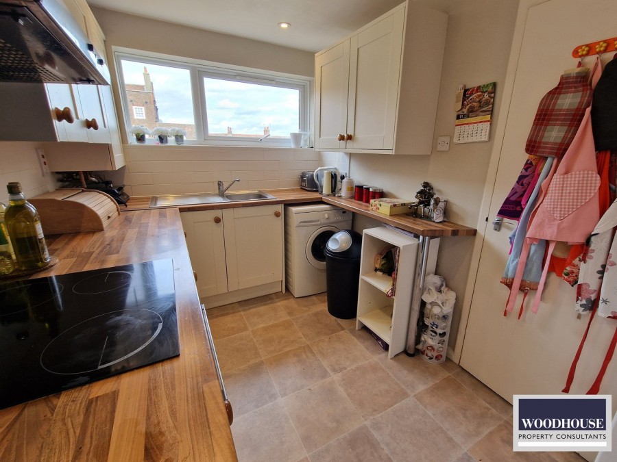 Images for Cheshunt, Waltham Cross, Hertfordshire EAID:3131305421 BID:11055924