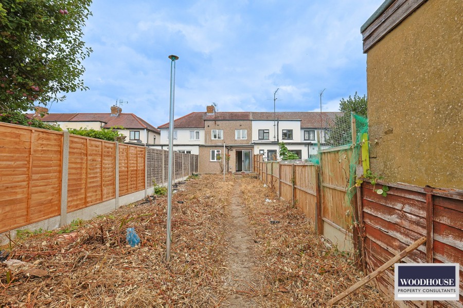 Images for Endeavour Road, Cheshunt, Hertfordshire EAID:3131305421 BID:11055924