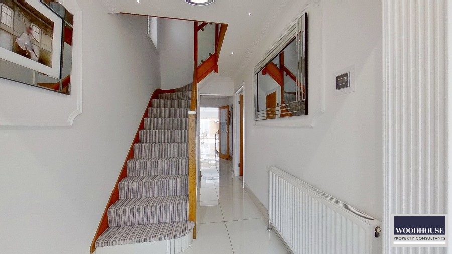 Images for Central Avenue, Waltham Cross, Hertfordshire EAID:3131305421 BID:11055924