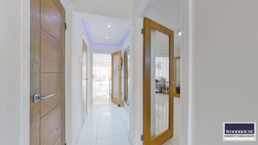 Images for Central Avenue, Waltham Cross, Hertfordshire EAID:3131305421 BID:11055924